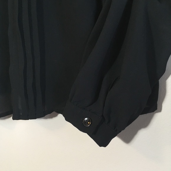 Lace Peter Pan Collar Black & White Blouse - Picture 6 of 8